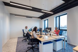 plafond-climatique-flexible-pour-bureaux-tertiaires